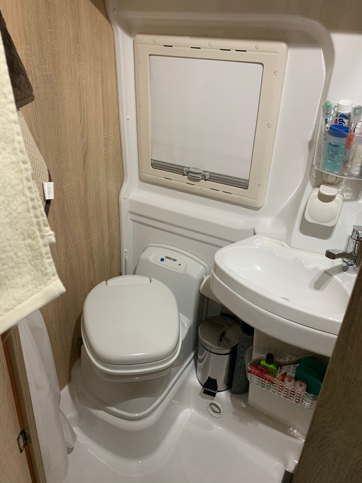 3DC9B1A4-549E-4BEA-BA59-2F0EAE136E3F